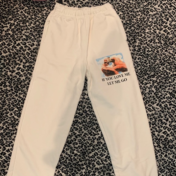Boys lie cream sweatpants - Picture 1 of 3